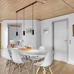 Stunning In With Kitchen Semesterbostad