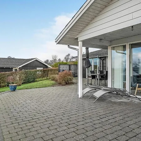 Stunning In With Kitchen *