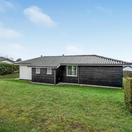 Stunning In With Kitchen Semesterbostad *